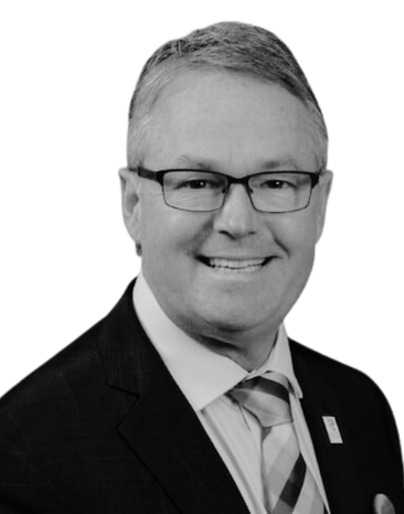 Headshot of Dr. Roger Redman, expert veterinary practice broker at Ackerman Group.